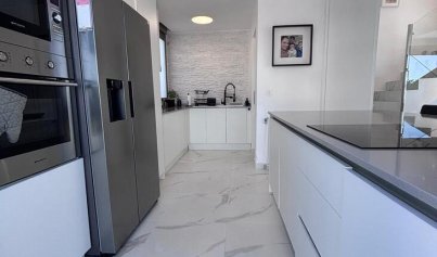 Wiederverkauf - Villa -
Villamartín - PAU 8