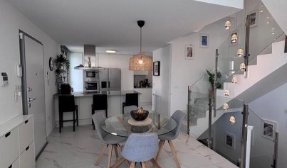 Wiederverkauf - Villa -
Villamartín - PAU 8