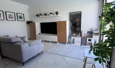 Wiederverkauf - Villa -
Villamartín - PAU 8