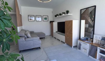 Wiederverkauf - Villa -
Villamartín - PAU 8