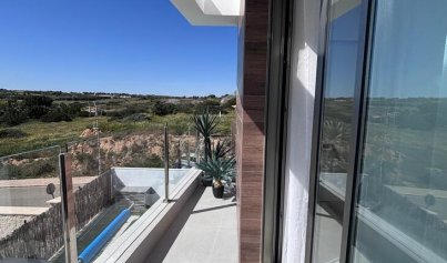 Wiederverkauf - Villa -
Villamartín - PAU 8