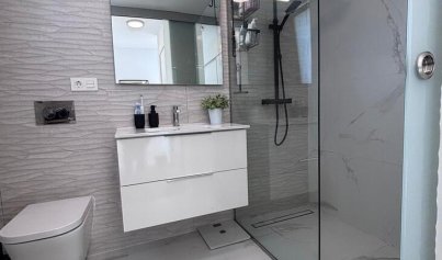 Wiederverkauf - Villa -
Villamartín - PAU 8