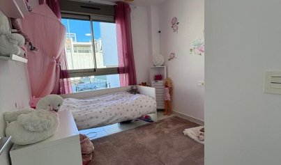 Wiederverkauf - Villa -
Villamartín - PAU 8