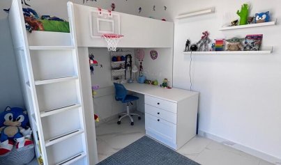 Wiederverkauf - Villa -
Villamartín - PAU 8