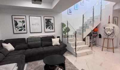 Wiederverkauf - Villa -
Villamartín - PAU 8