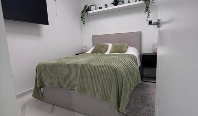 Wiederverkauf - Villa -
Villamartín - PAU 8