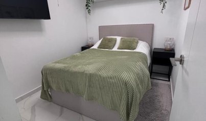 Wiederverkauf - Villa -
Villamartín - PAU 8