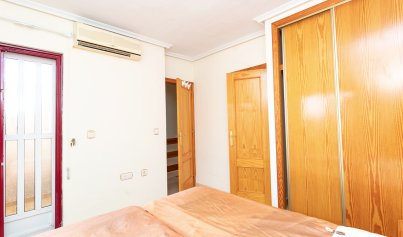 Wiederverkauf - Stadthaus -
Playa Flamenca