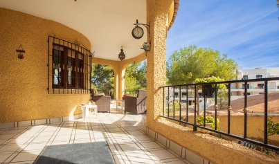 Resale - Villa -
Villamartín - Las Filipinas