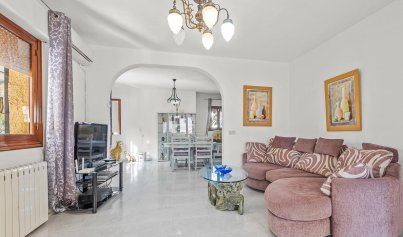Resale - Villa -
Villamartín - Las Filipinas