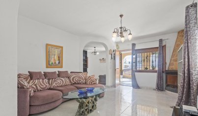 Resale - Villa -
Villamartín - Las Filipinas