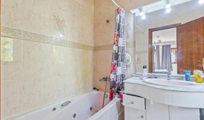 Resale - Villa -
Villamartín - Las Filipinas