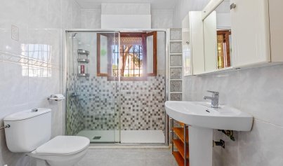 Resale - Villa -
Villamartín - Las Filipinas