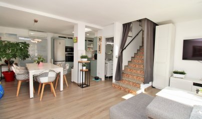 Wiederverkauf - Stadthaus -
Villamartín - Villamartin