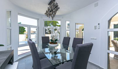 Resale - Villa -
Campoamor - Lomas de Don Juan