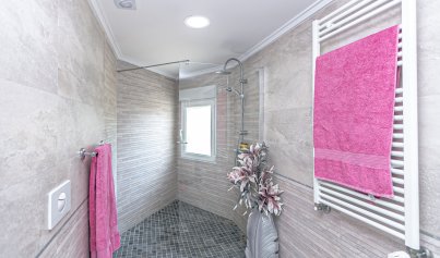 Resale - Villa -
Campoamor - Lomas de Don Juan