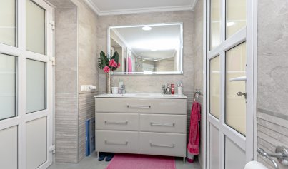 Resale - Villa -
Campoamor - Lomas de Don Juan