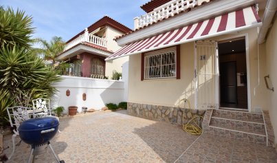 Resale - Townhouse -
Ciudad Quesada - Doña Pepa