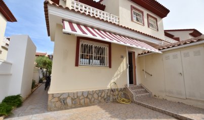 Resale - Townhouse -
Ciudad Quesada - Doña Pepa