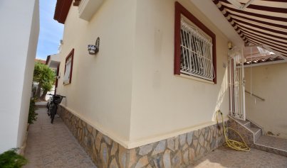 Resale - Townhouse -
Ciudad Quesada - Doña Pepa