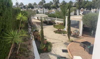 Revente - Villa -
Villamartin, Orihuela Costa