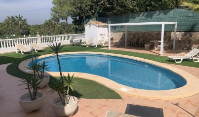 Revente - Villa -
Villamartin, Orihuela Costa
