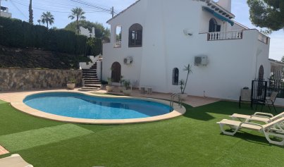 Revente - Villa -
Villamartin, Orihuela Costa