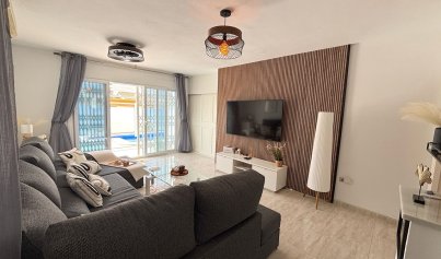 Revente - Villa -
Villamartin, Orihuela Costa