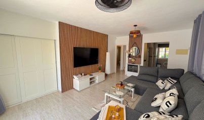 Revente - Villa -
Villamartin, Orihuela Costa