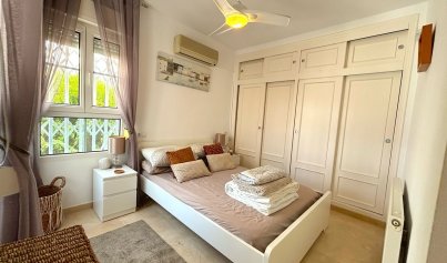 Revente - Villa -
Villamartin, Orihuela Costa