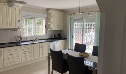 Revente - Villa -
Algorfa (montemar)