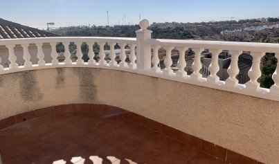 Revente - Villa -
Villamartin, Orihuela Costa