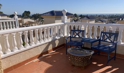 Revente - Villa -
Villamartin, Orihuela Costa