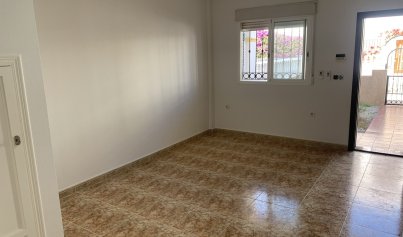 Revente - Maison de ville -
Punta Prima