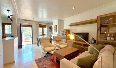 Resale - Townhouse -
Orihuela Costa - Villamartin