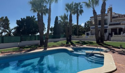 Resale - Townhouse -
Orihuela Costa - Villamartin