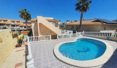 Resale - Villa -
Orihuela Costa - Villamartin