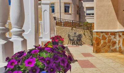 Resale - Villa -
Orihuela Costa - Villamartin