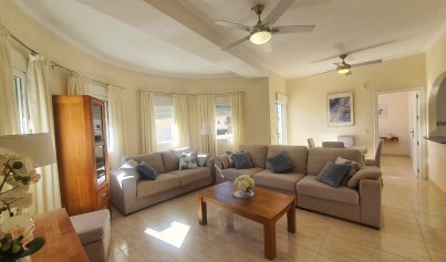 Resale - Villa -
Orihuela Costa - Villamartin