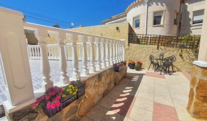 Resale - Villa -
Orihuela Costa - Villamartin