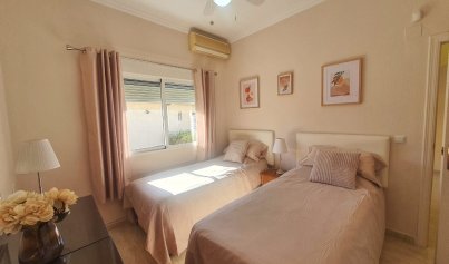 Resale - Villa -
Orihuela Costa - Villamartin