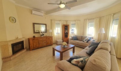 Resale - Villa -
Orihuela Costa - Villamartin