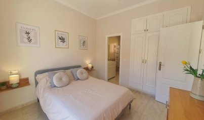 Resale - Villa -
Orihuela Costa - Villamartin