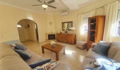 Resale - Villa -
Orihuela Costa - Villamartin