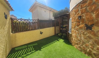 Resale - Villa -
Orihuela Costa - Villamartin