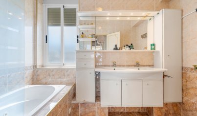 Resale - Apartment -
Benidorm* - Levante*