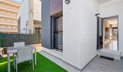 Resale - Apartment / Flat * -
Guardamar del Segura* - El Raso*