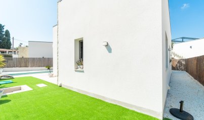 Resale - Villa -
Orihuela Costa - Costa Blanca