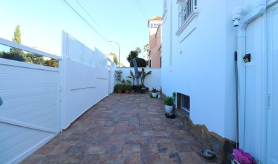 Resale - Villa -
Orihuela Costa - Villamartin