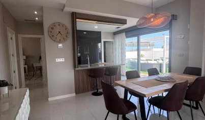 Herverkoop - Villa -
Villamartín - PAU 8